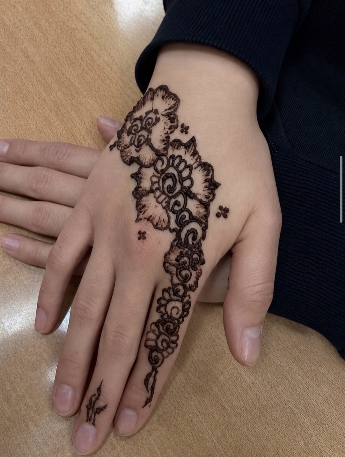 Henna design