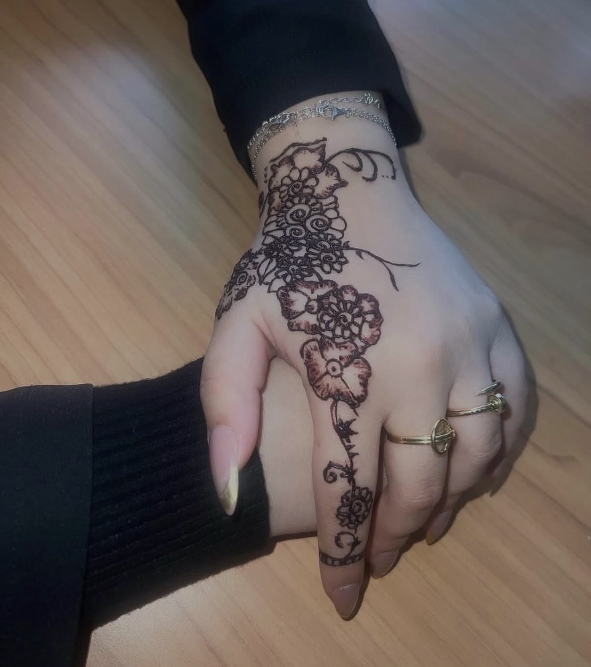 Henna floral design